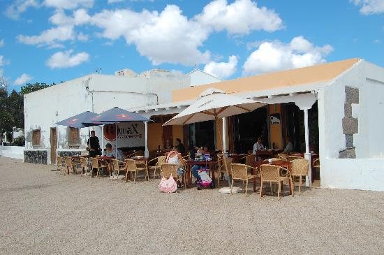 emmax-restaurant-av-playa